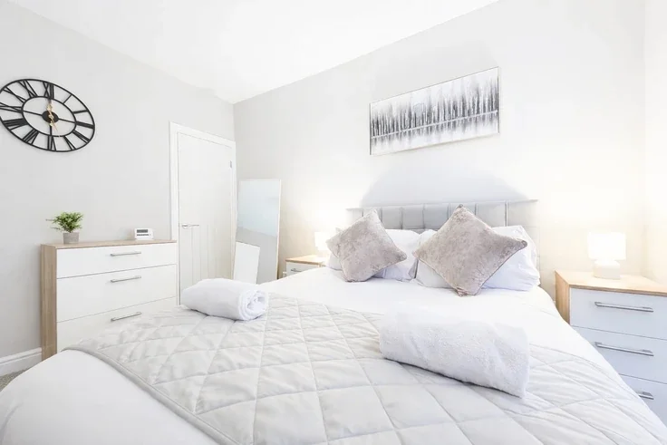 Flat Ovington Grove in Newcastle upon Tyne