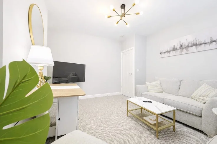 Flat Ovington Grove in Newcastle upon Tyne
