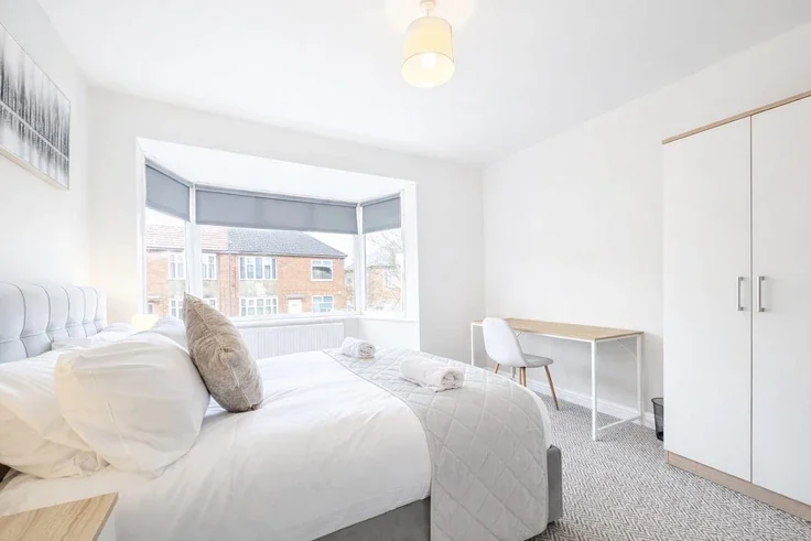 Flat Ovington Grove in Newcastle upon Tyne