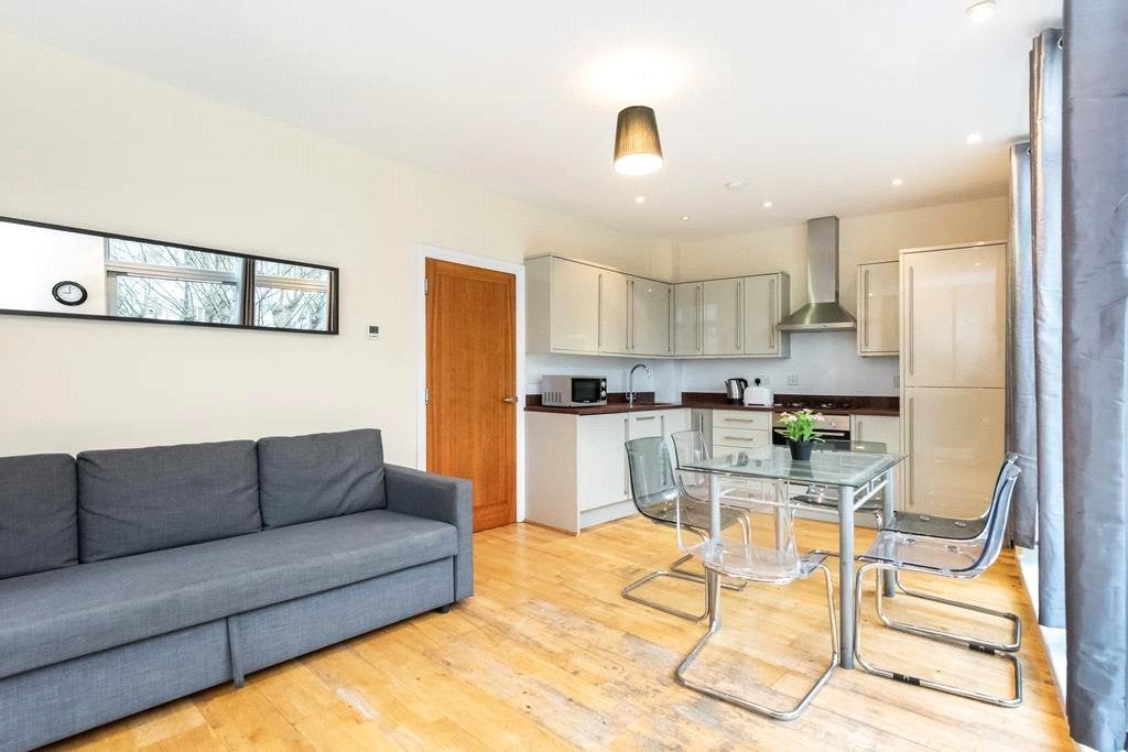 Flat Laystall Street in Greater London