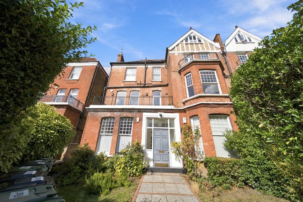 Flat Compayne Gardens in Greater London