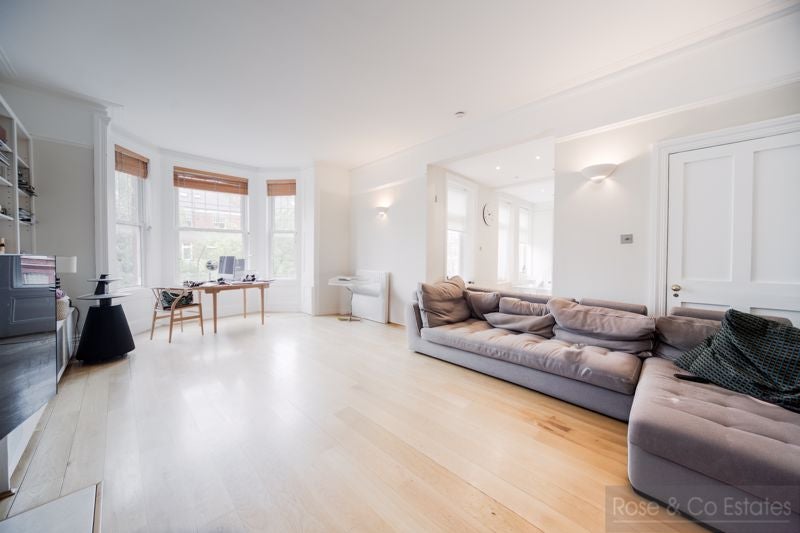 Flat Compayne Gardens in Greater London