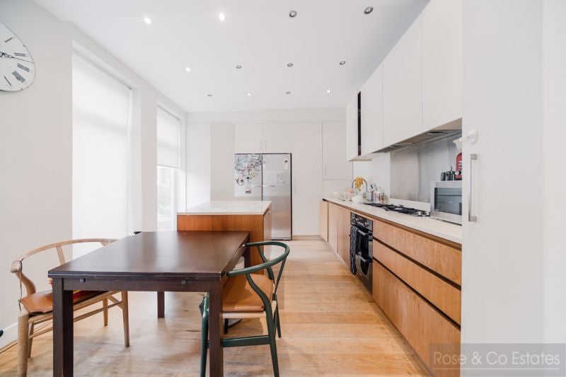 Flat Compayne Gardens in Greater London