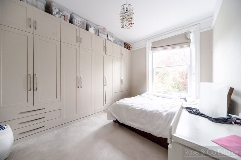 Flat Compayne Gardens in Greater London