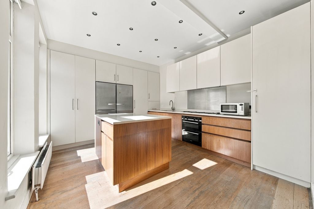 Flat Compayne Gardens in Greater London