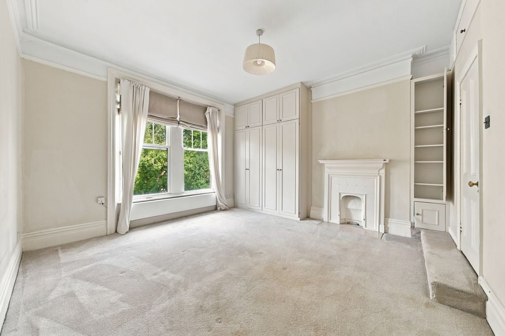 Flat Compayne Gardens in Greater London