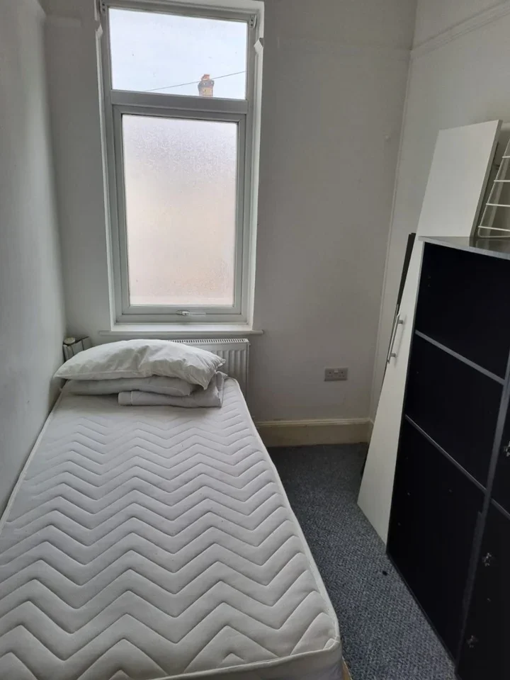 Room Babington Road in Greater London