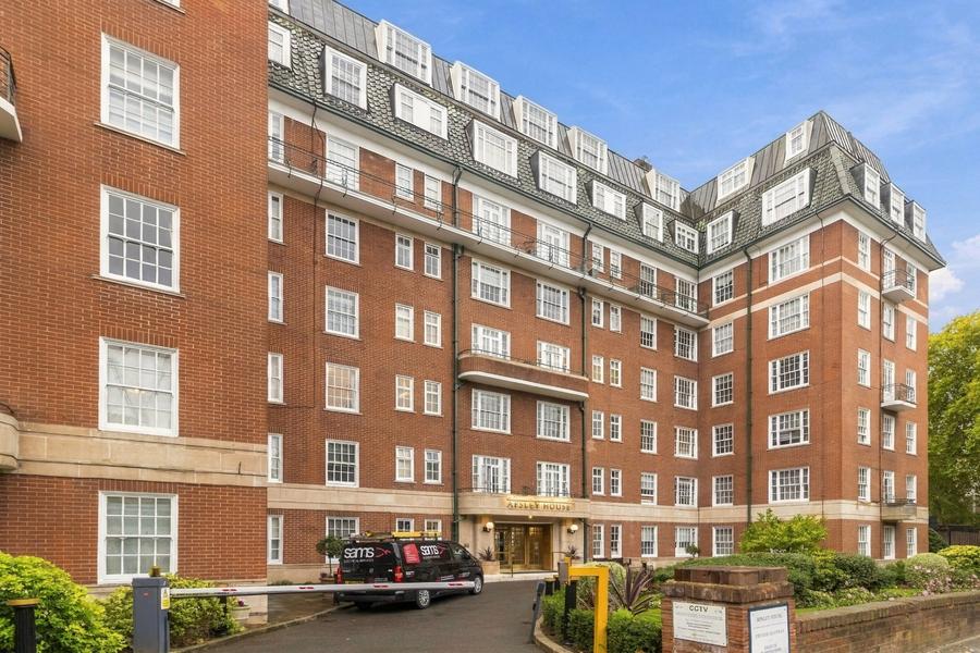 Flat Finchley Place in City of Westminster