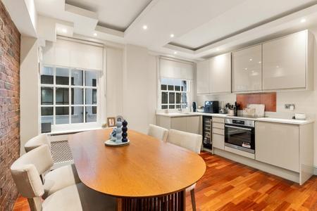 Flat Finchley Place in City of Westminster
