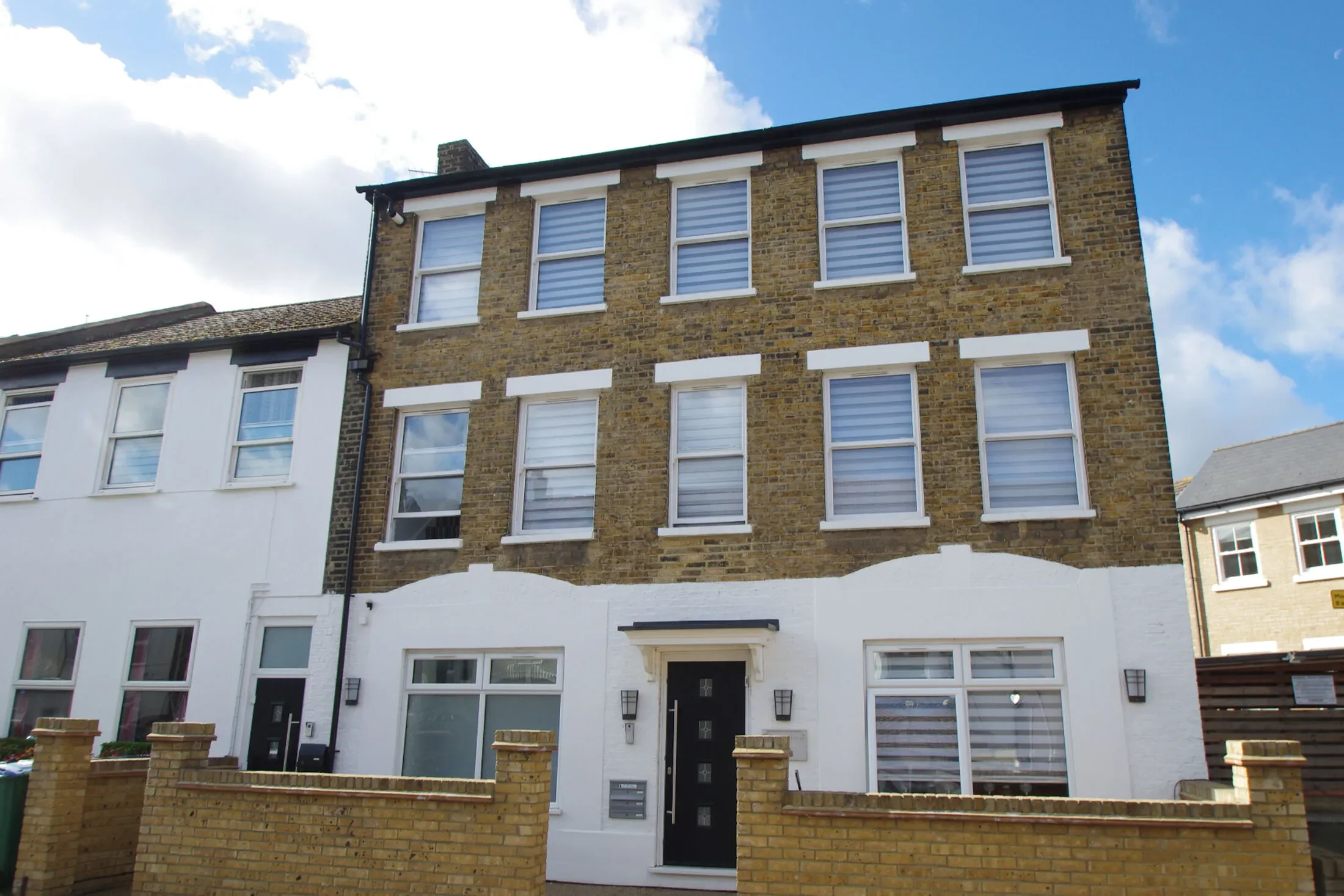 Flat Queens Road in Watford