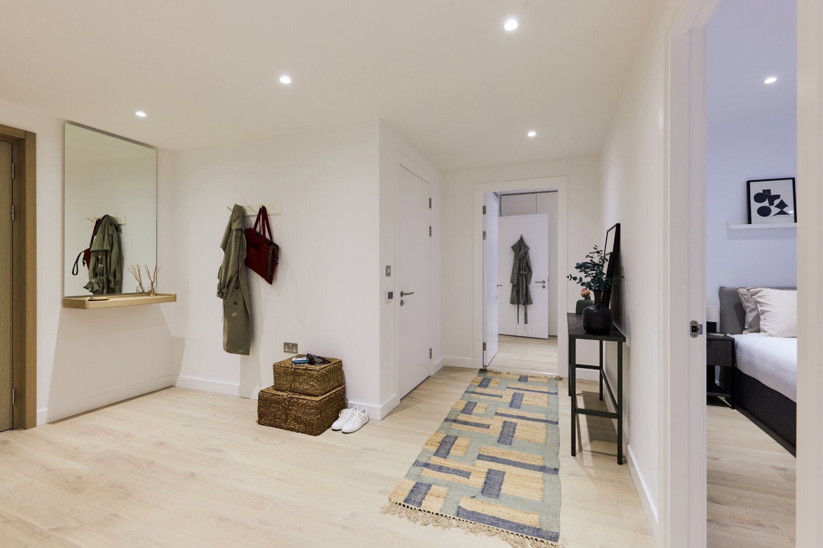 Flat New Drum Street in Greater London