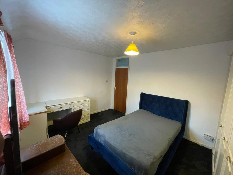 Room Porter Close in Coventry