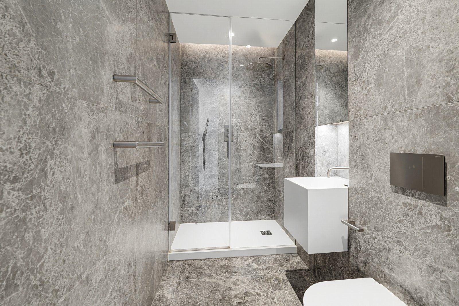 Flat Tothill Street in City of Westminster