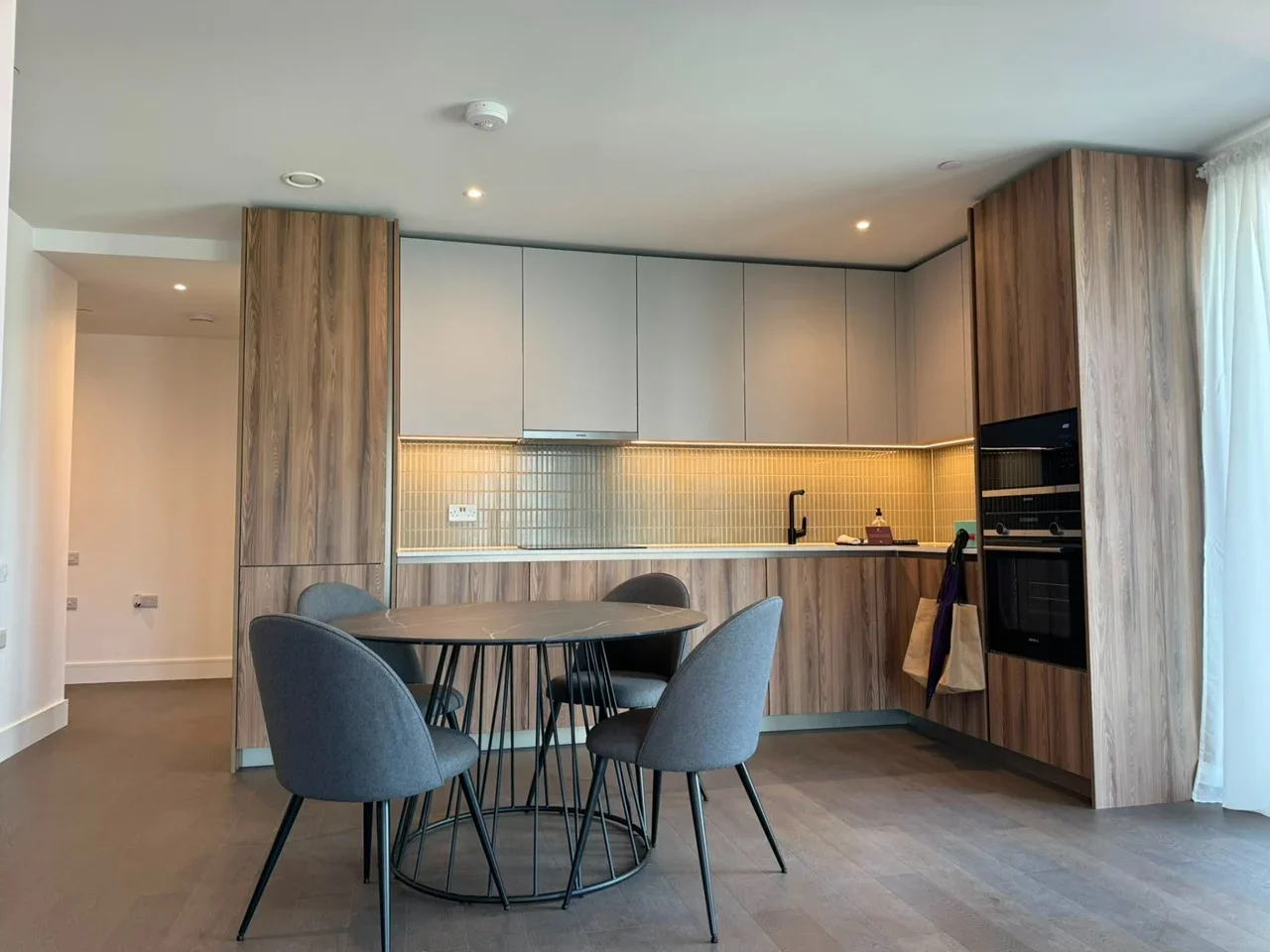 Flat Sayer Street in Greater London