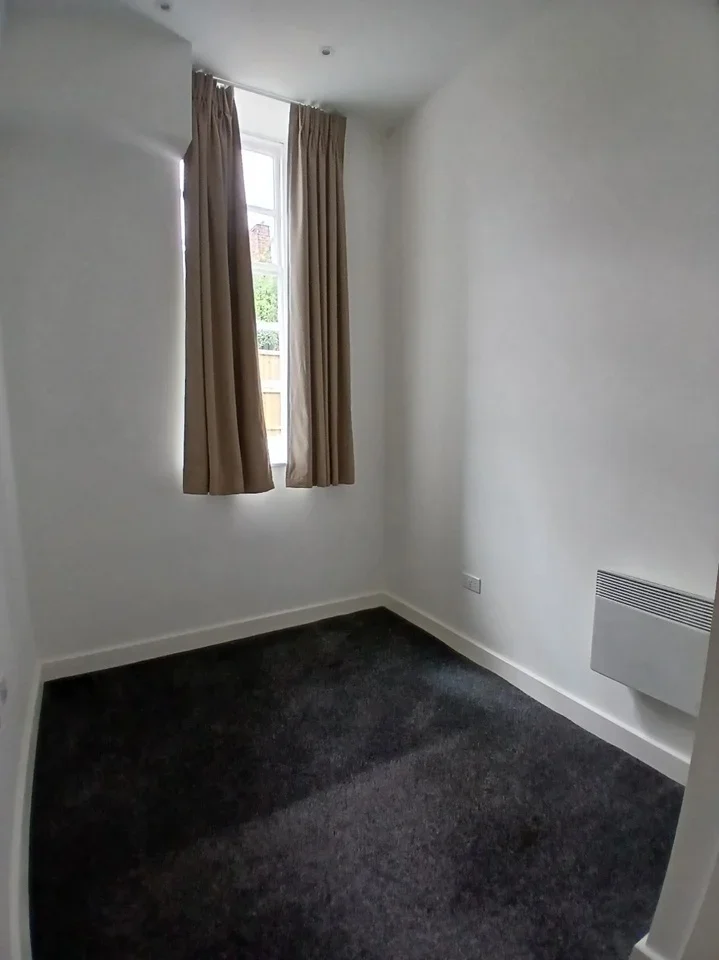 Flat Frank Shayler Close in Wellington