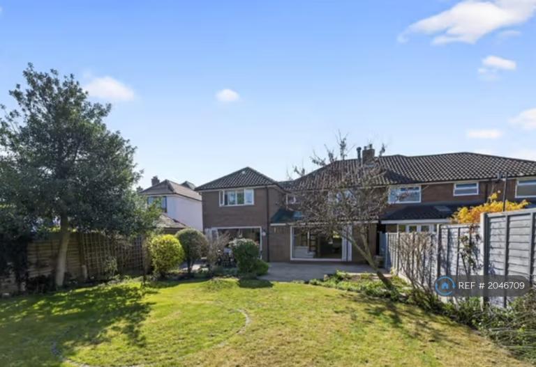 House Alexander Avenue in Wychavon