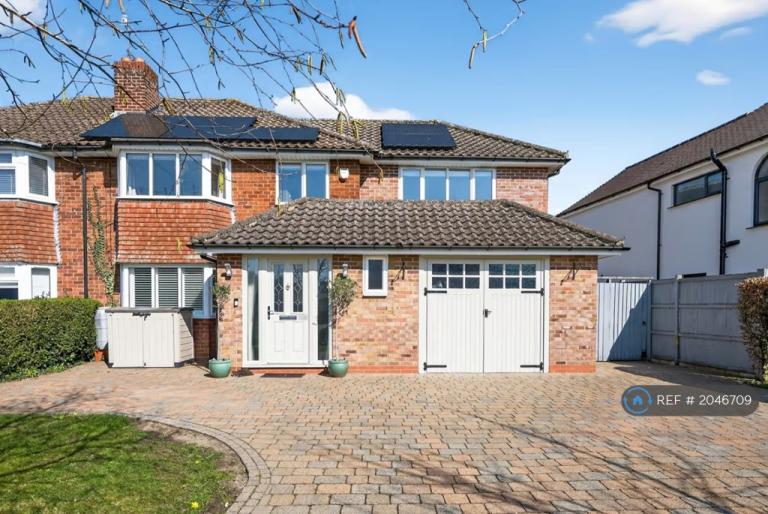 House Alexander Avenue in Wychavon