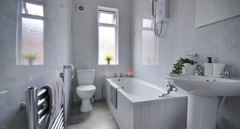 Room Estcourt Avenue in Leeds