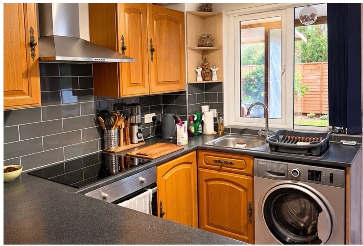 House Raywood Close in Greater London