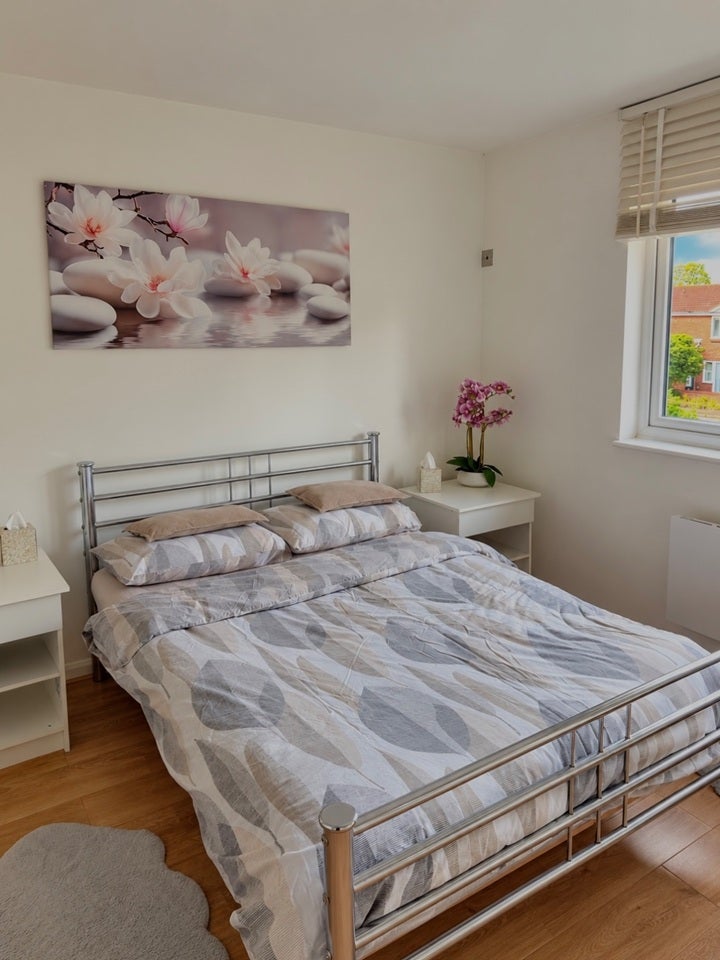 House Raywood Close in Greater London
