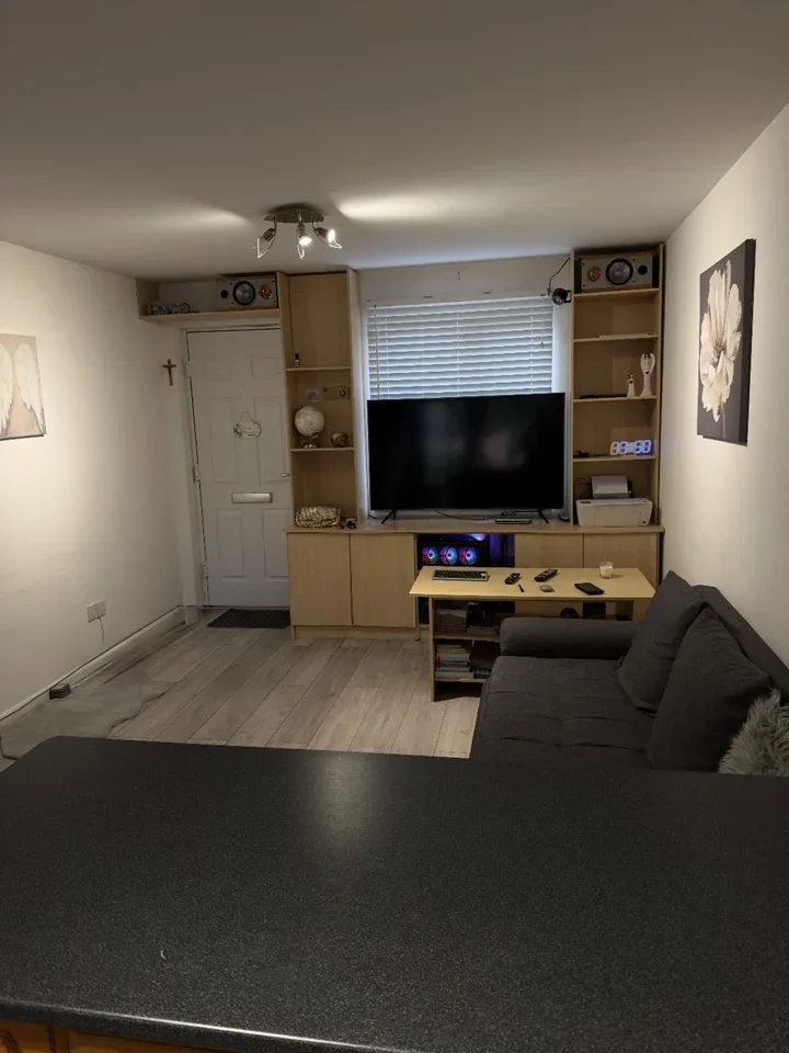 House Raywood Close in Greater London