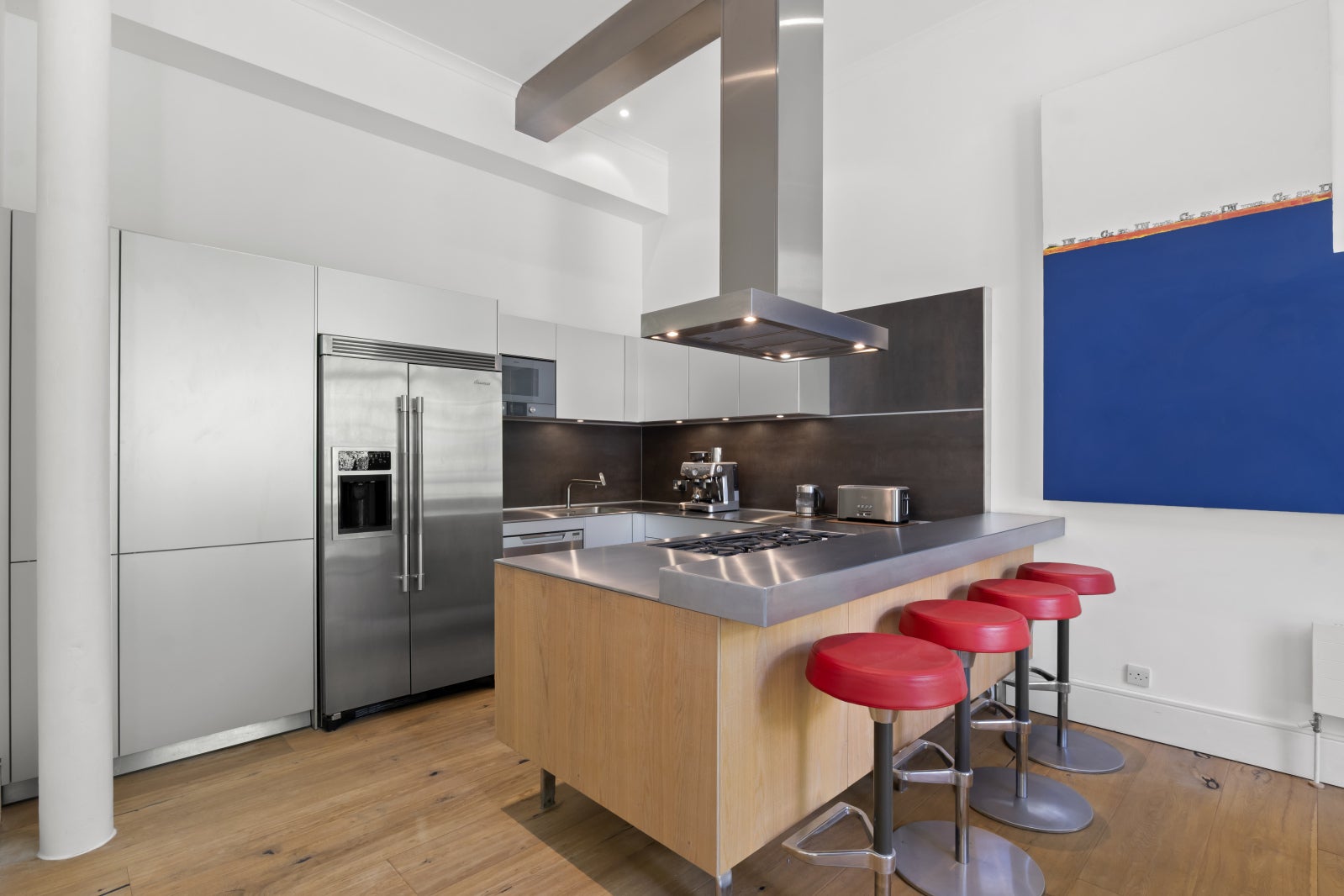 Flat Albion Yard in Greater London