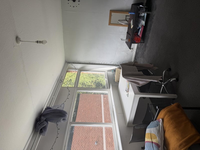 Room Grove Court in Leeds