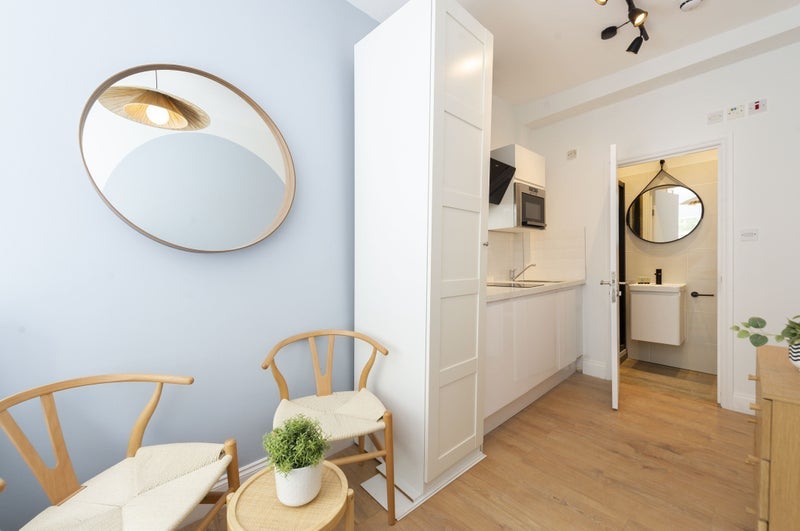 Flat Kensington Gardens Square in City of Westminster