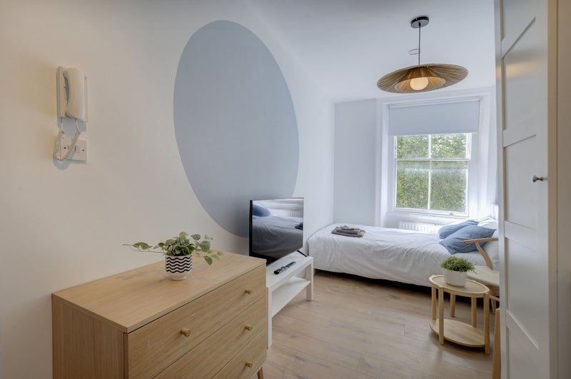 Flat Kensington Gardens Square in City of Westminster