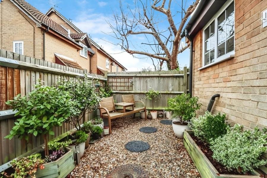 House Tilsworth Walk in St Albans