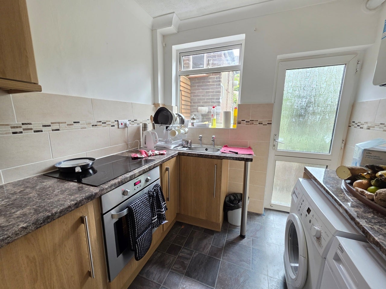 Room Cowper Street in Luton