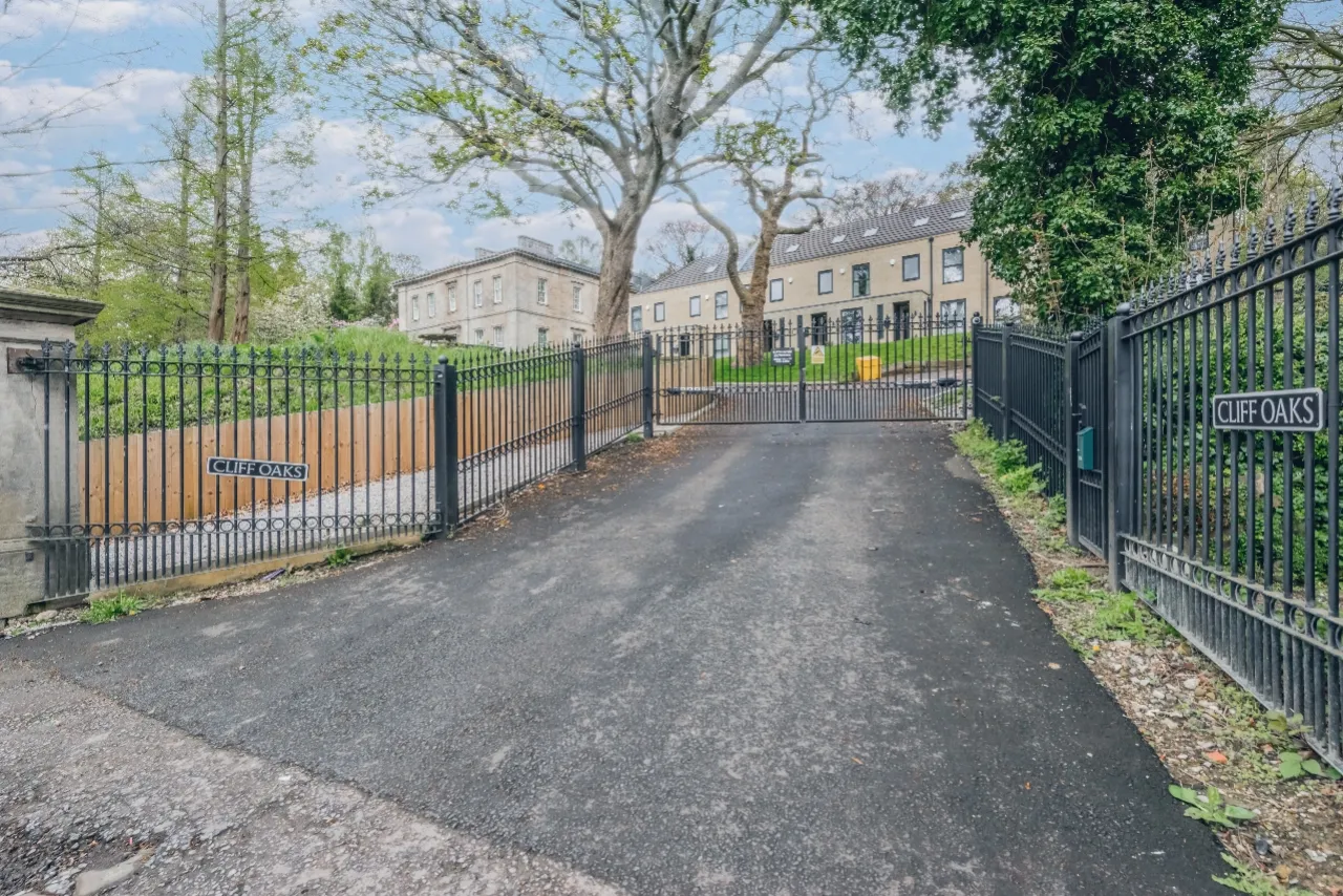 Flat Fawcett Lane in Leeds