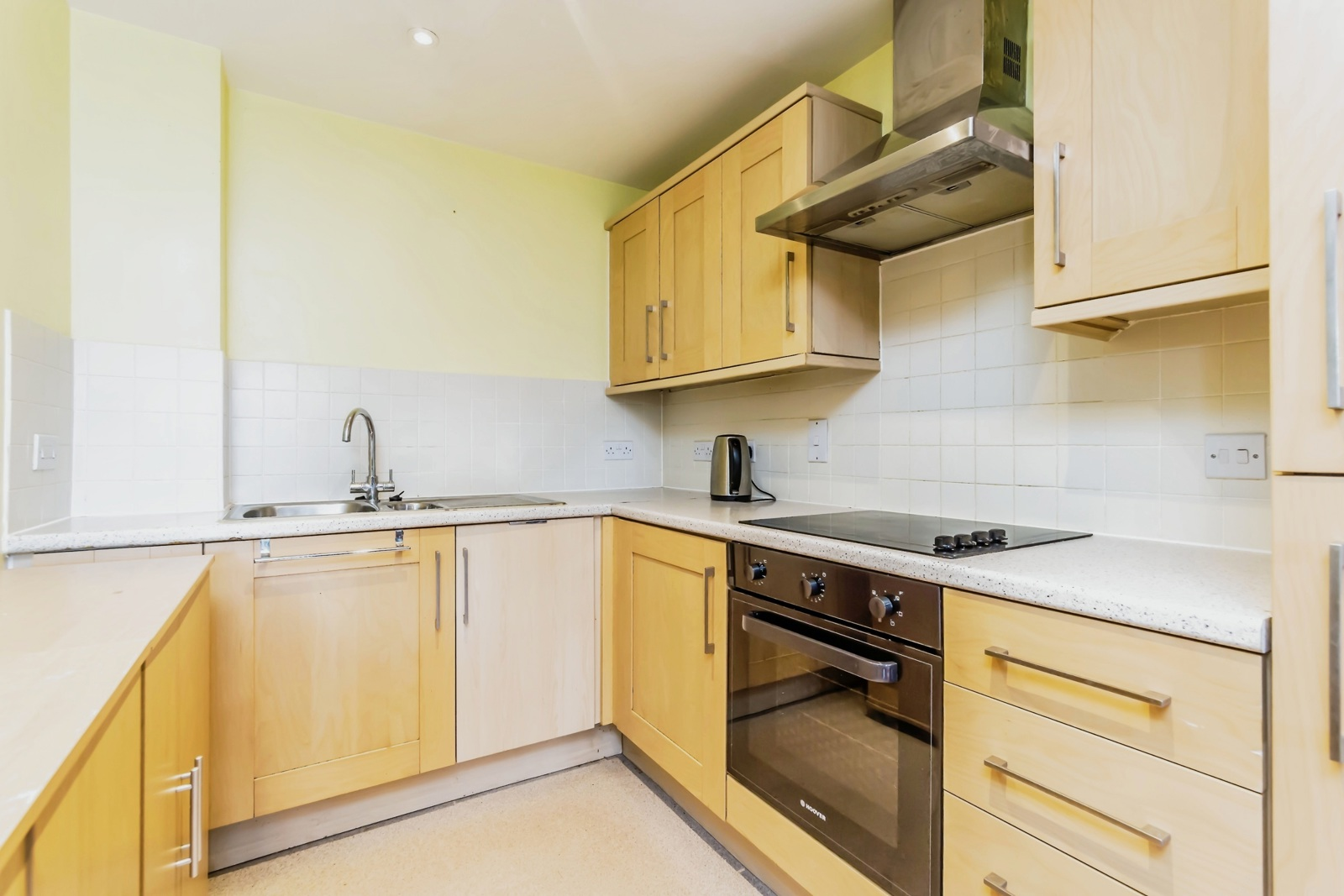 Flat Ladbroke Road in Reigate and Banstead