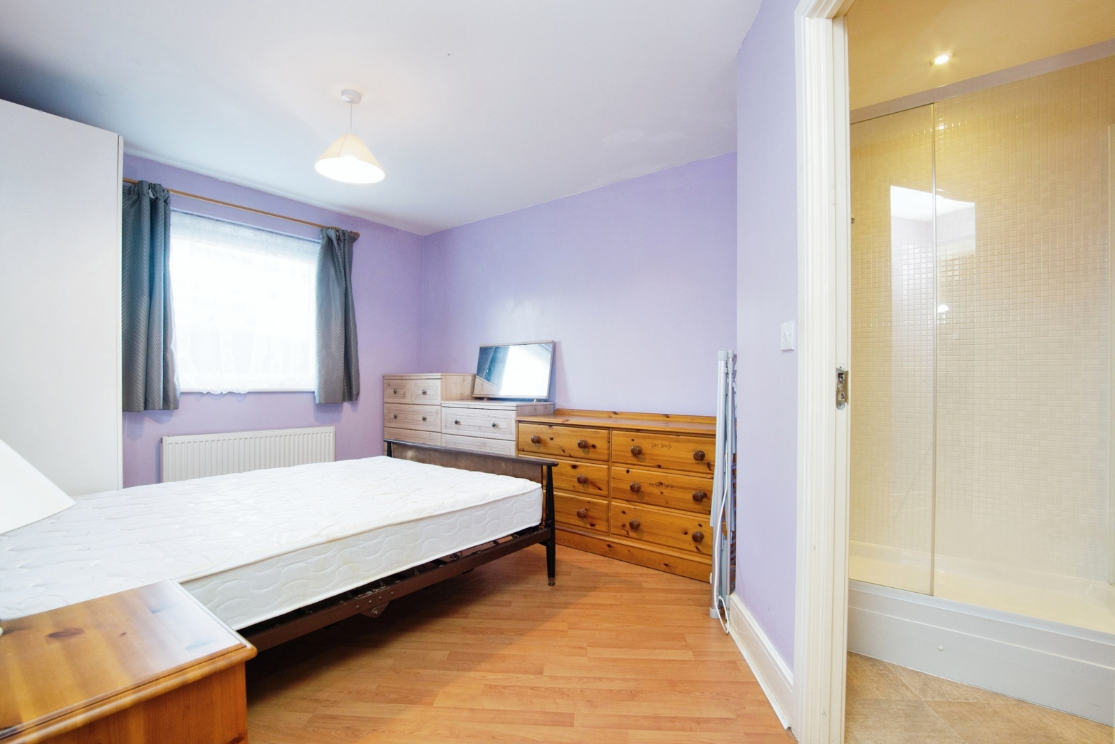 Flat Ladbroke Road in Reigate and Banstead