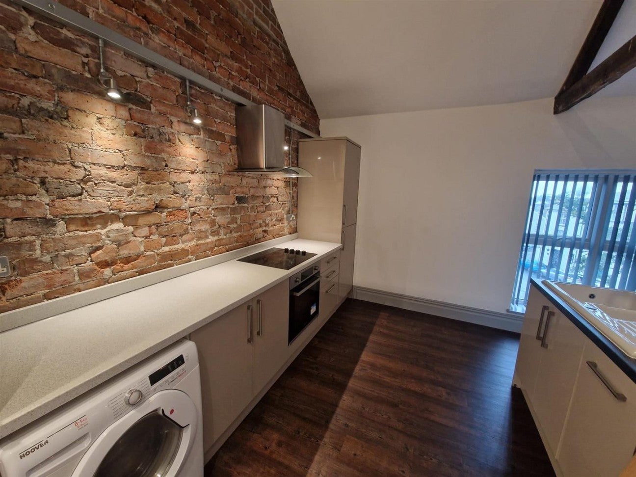 Flat Henrietta Street in Swansea