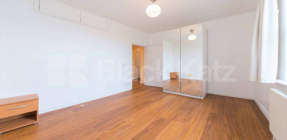 Flat Iverson Road in Greater London