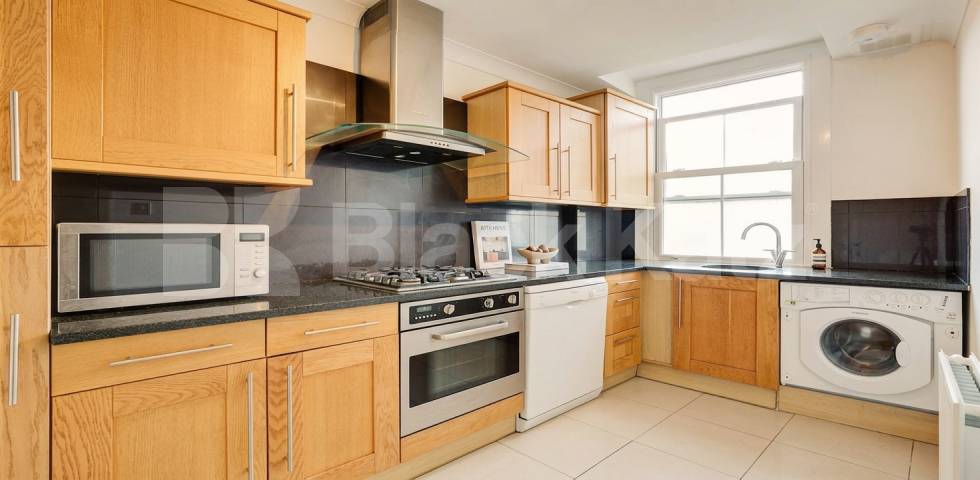 Flat Iverson Road in Greater London