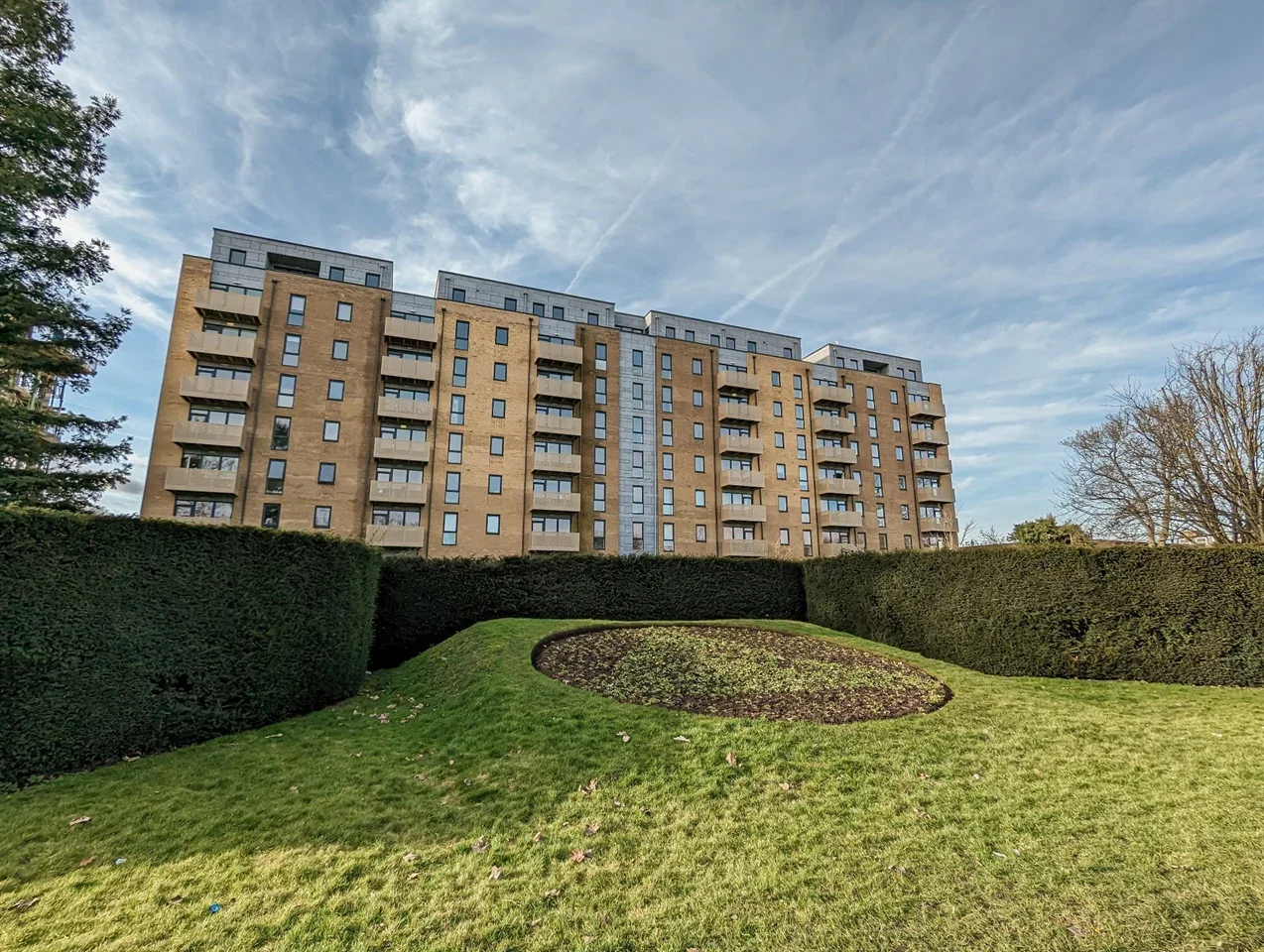 Flat Ripleys Market in Dartford
