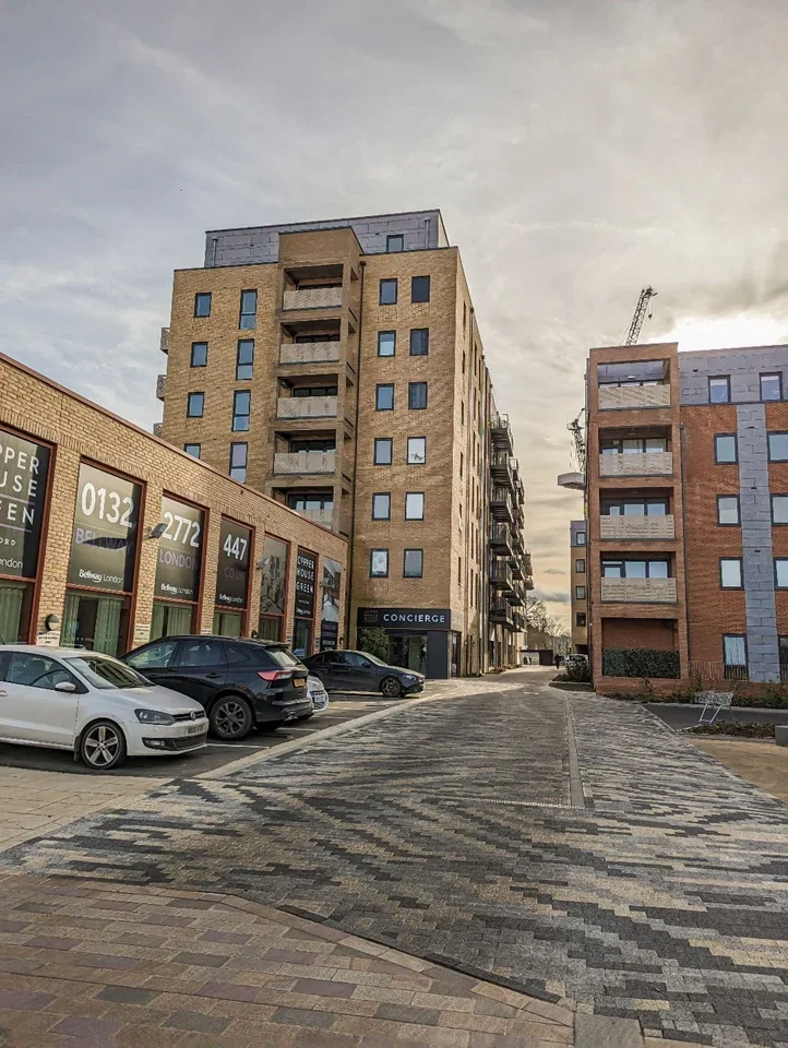 Flat Ripleys Market in Dartford