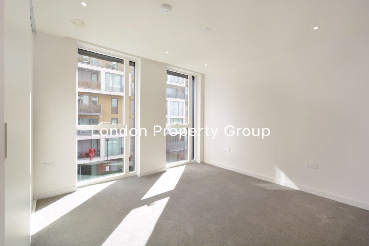 Flat Devan Grove in Greater London