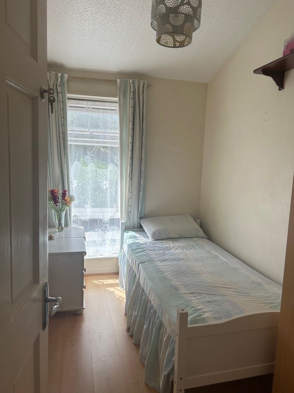 Room Coupland Place in Greater London