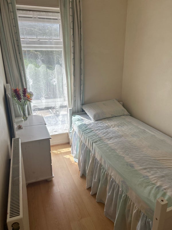 Room Coupland Place in Greater London
