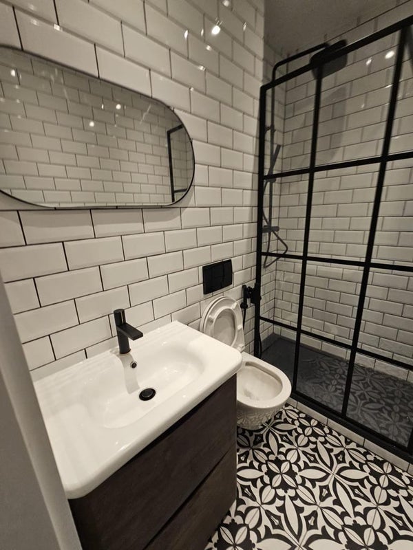 Room High Street in Greater London