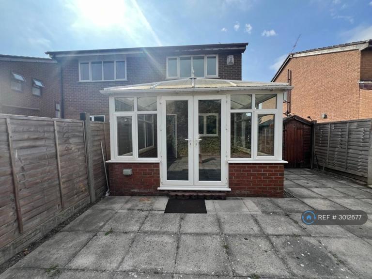 House Becconsall Drive in Crewe