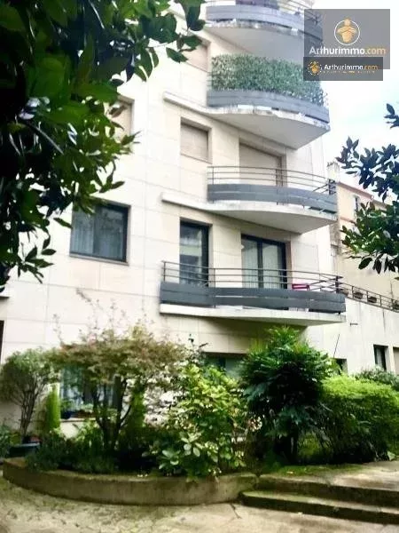 Flat Rue Rousselle in Puteaux