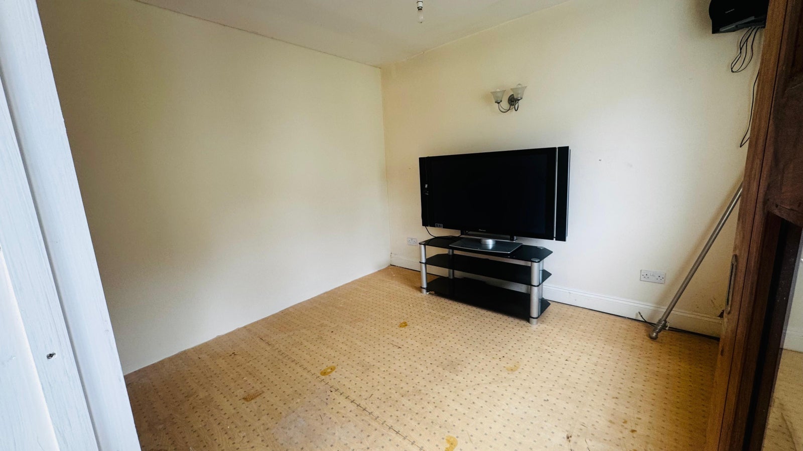 Flat Melbury Avenue in Greater London