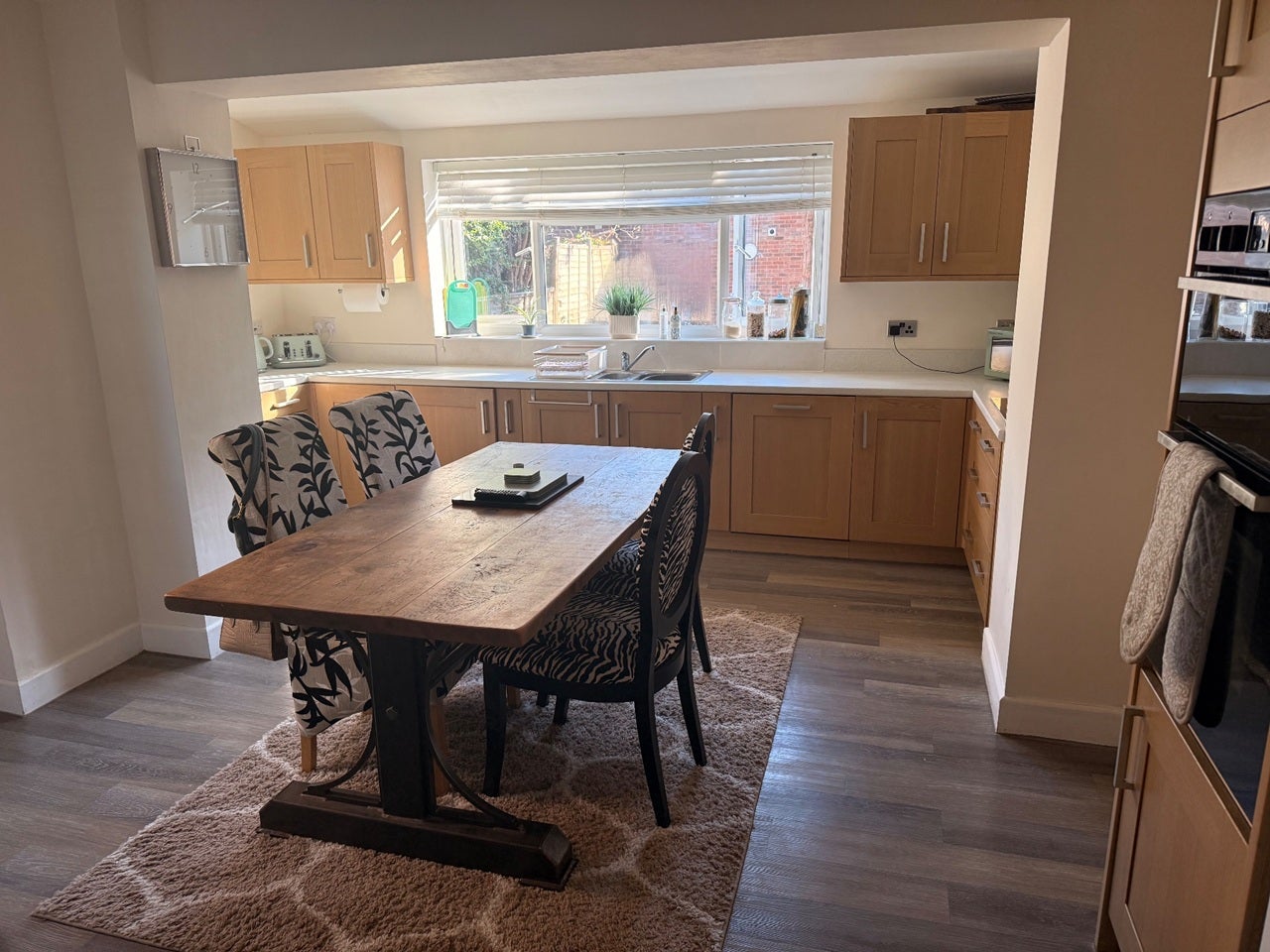 Room Holland Way in Greater London