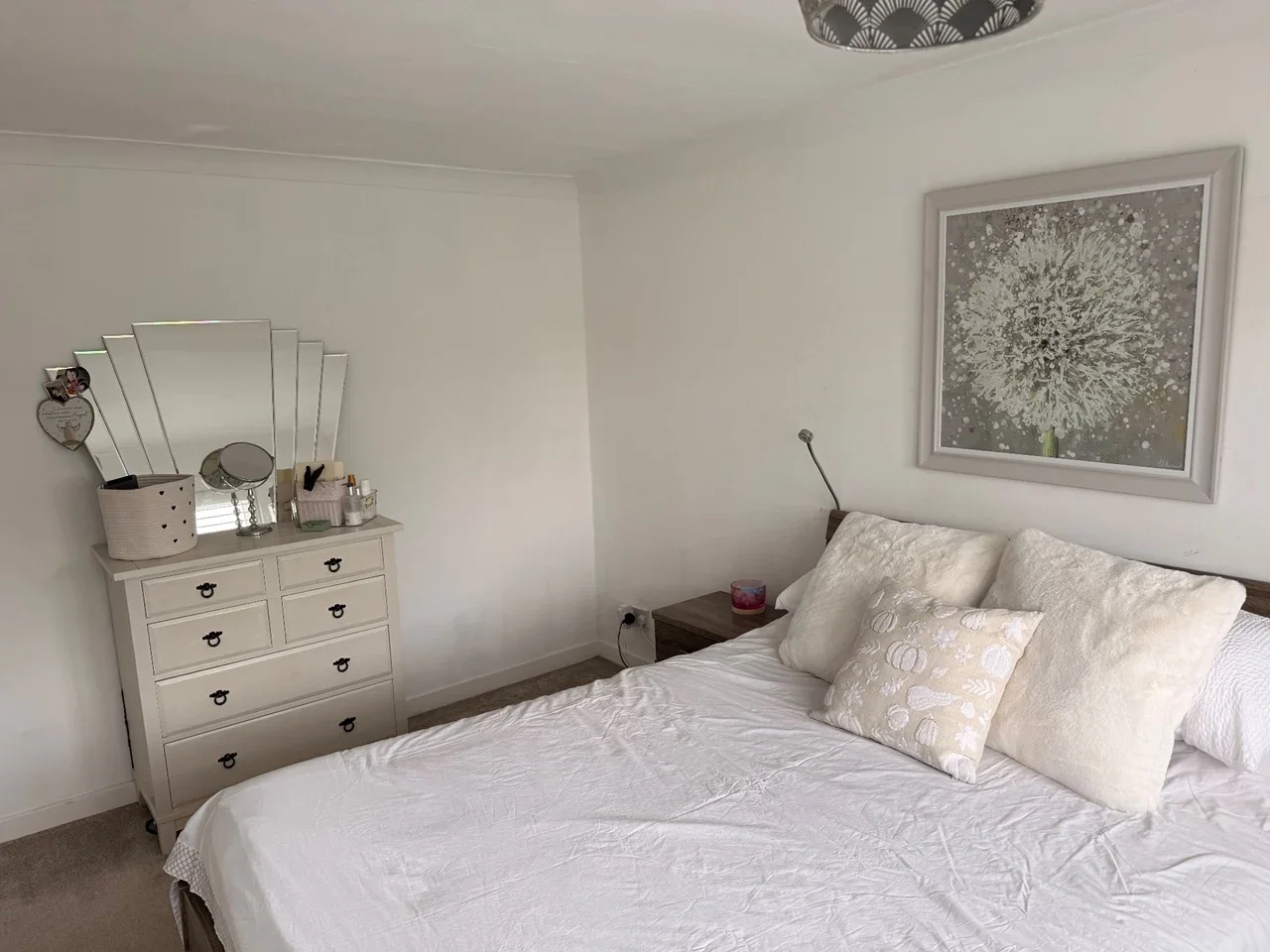 Room Holland Way in Greater London