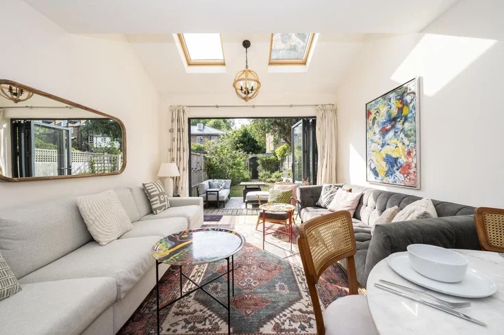 House Cottage Grove in Greater London