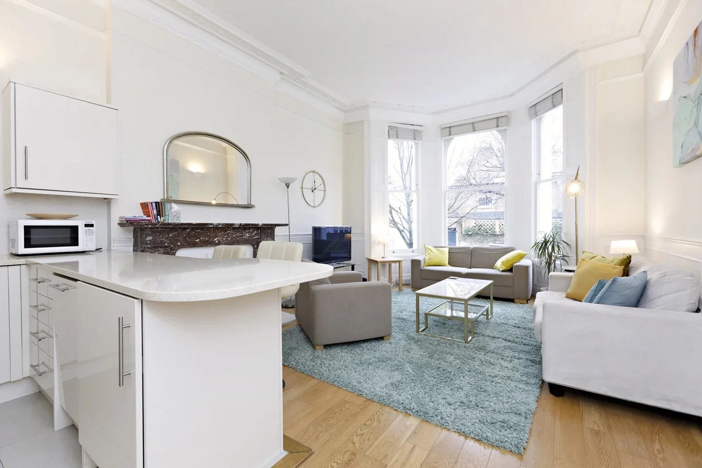 Flat Campden Hill Gardens in Greater London